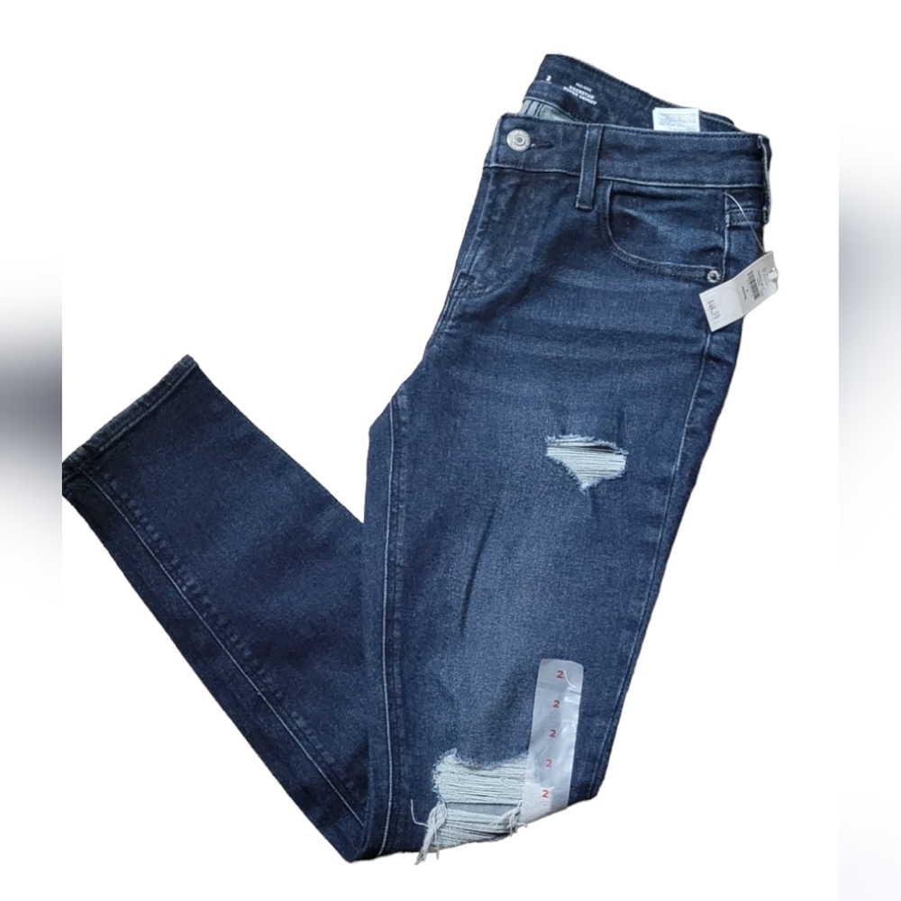 Old Navy Rockstar Super Skinny Jeans (Petite) - Picture 5 of 9